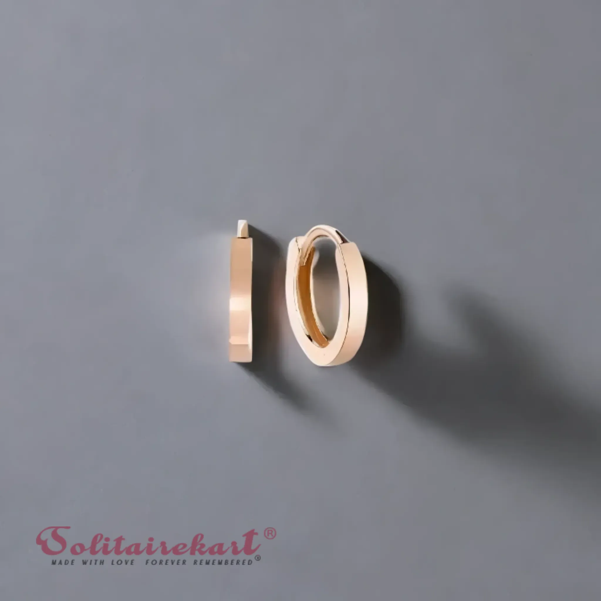 14K Gold 0.94grm Classic Hoop Earring.