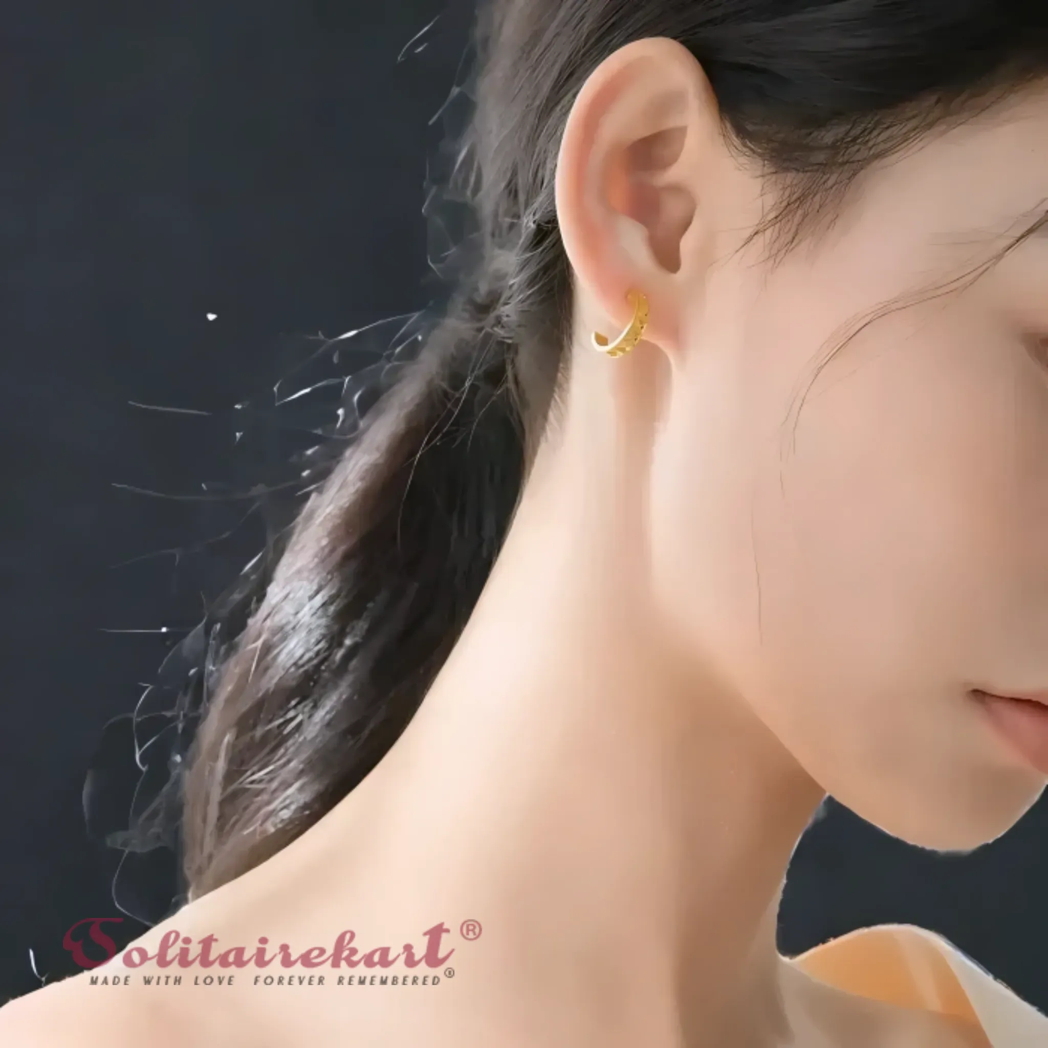 14K Gold 4.38g Textured Pyramid Hoops



