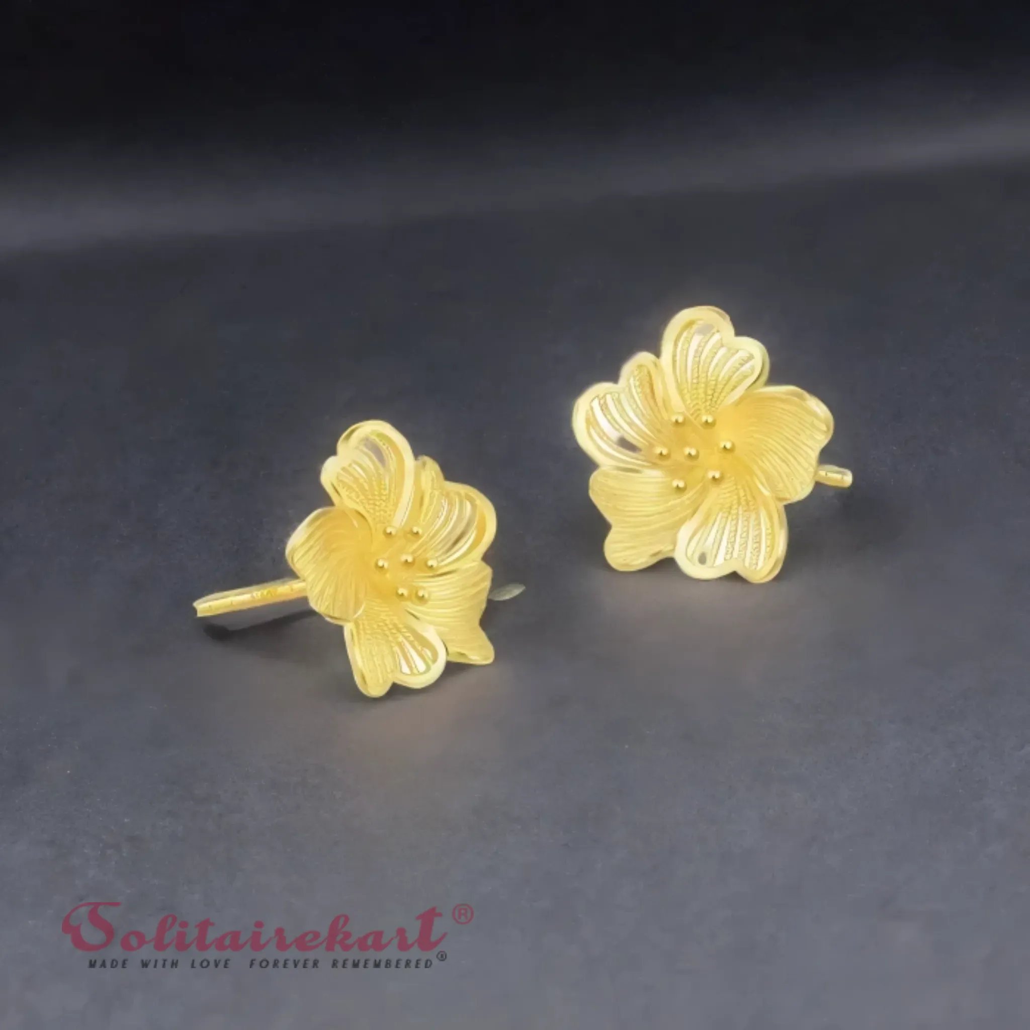 14K Gold 2.92grm Floral Blossom Stud
