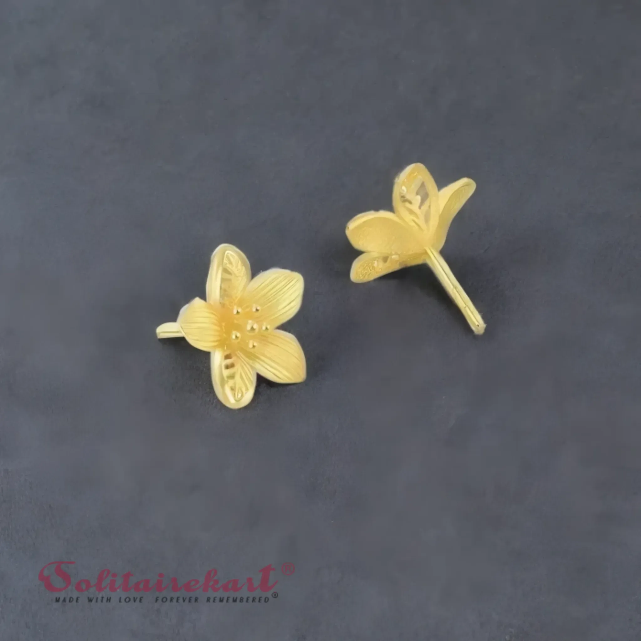 14K Gold 2.92grm Golden Blossom Stud