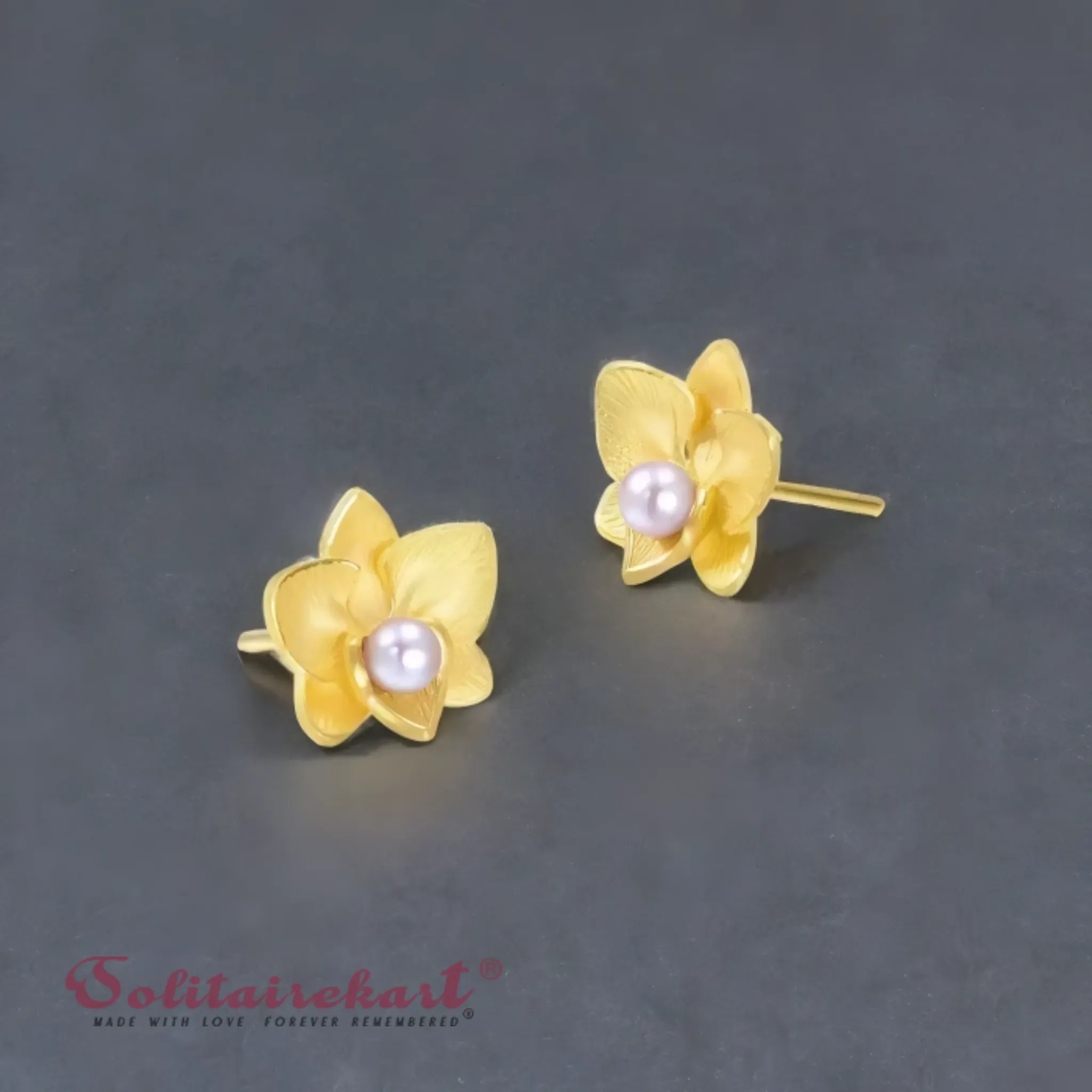 14K Gold 3.67grm Floral Blossom Stud