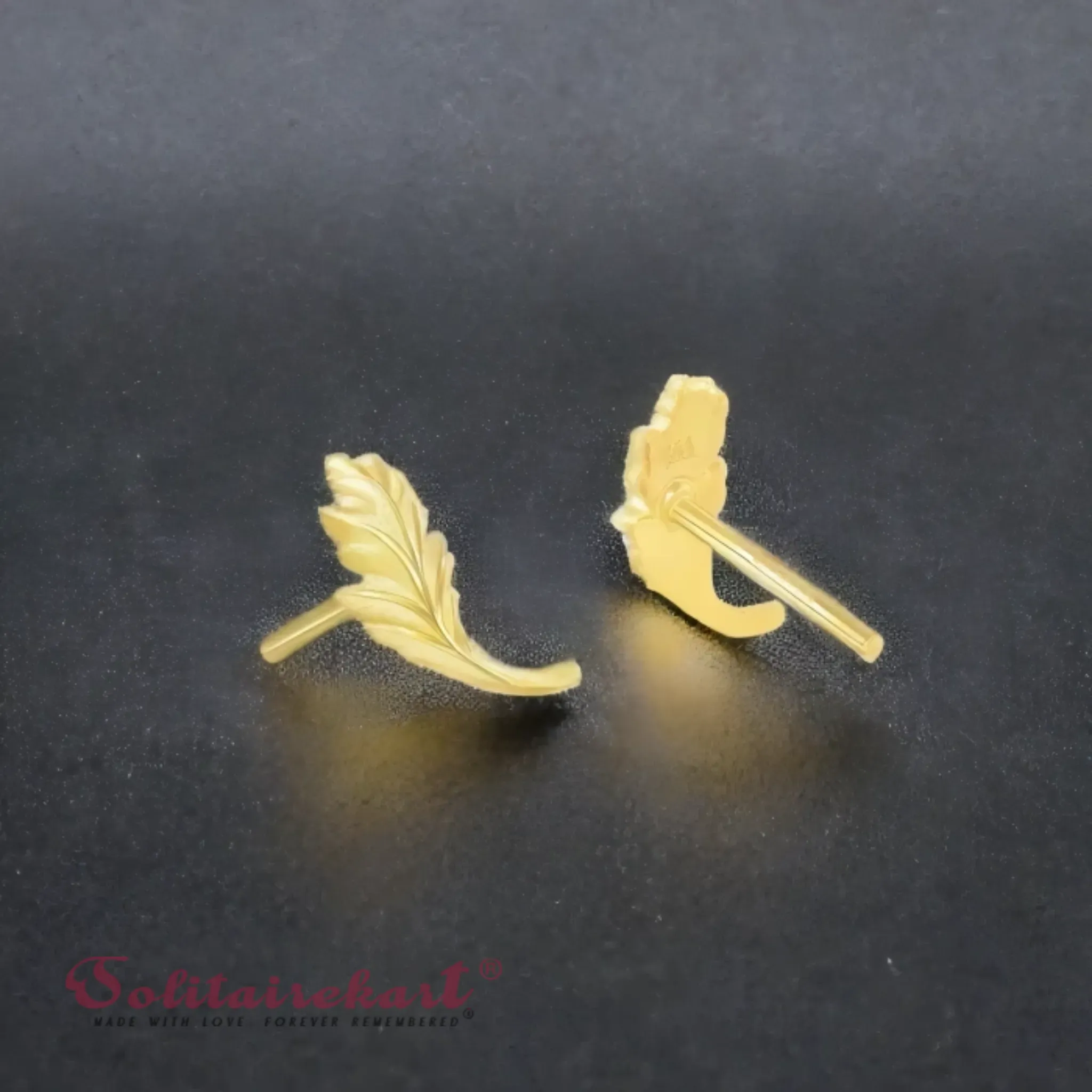 14K Gold 1.80grm Leaf Vine Studs