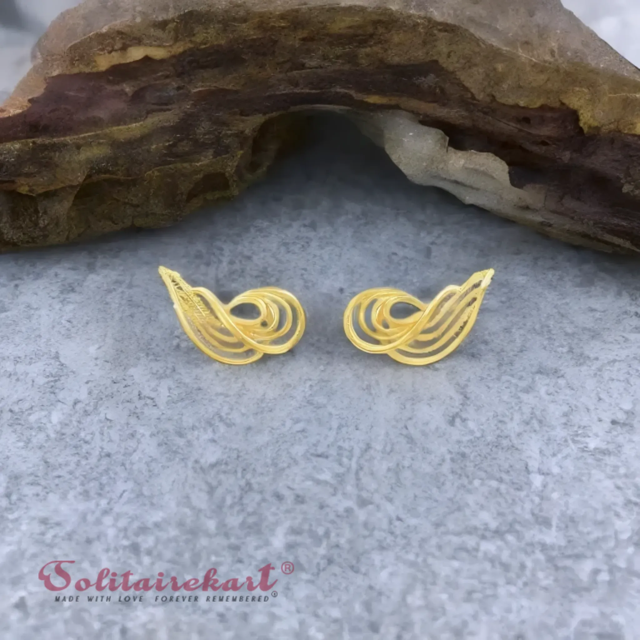 14K Gold 1.35grm Wing Swirl Stud