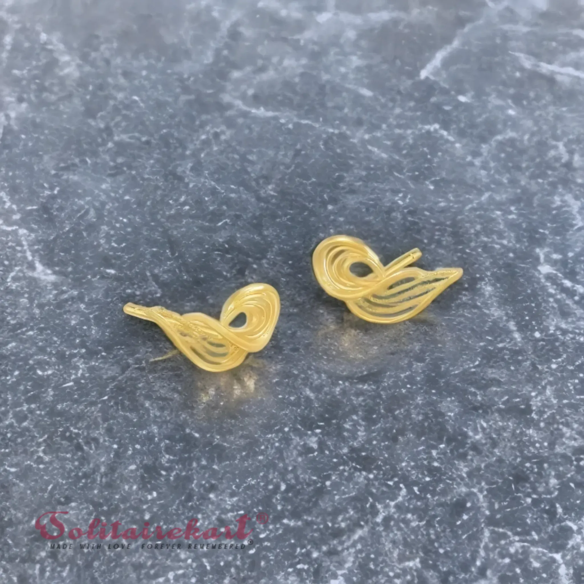 14K Gold 1.35grm Wing Swirl Stud