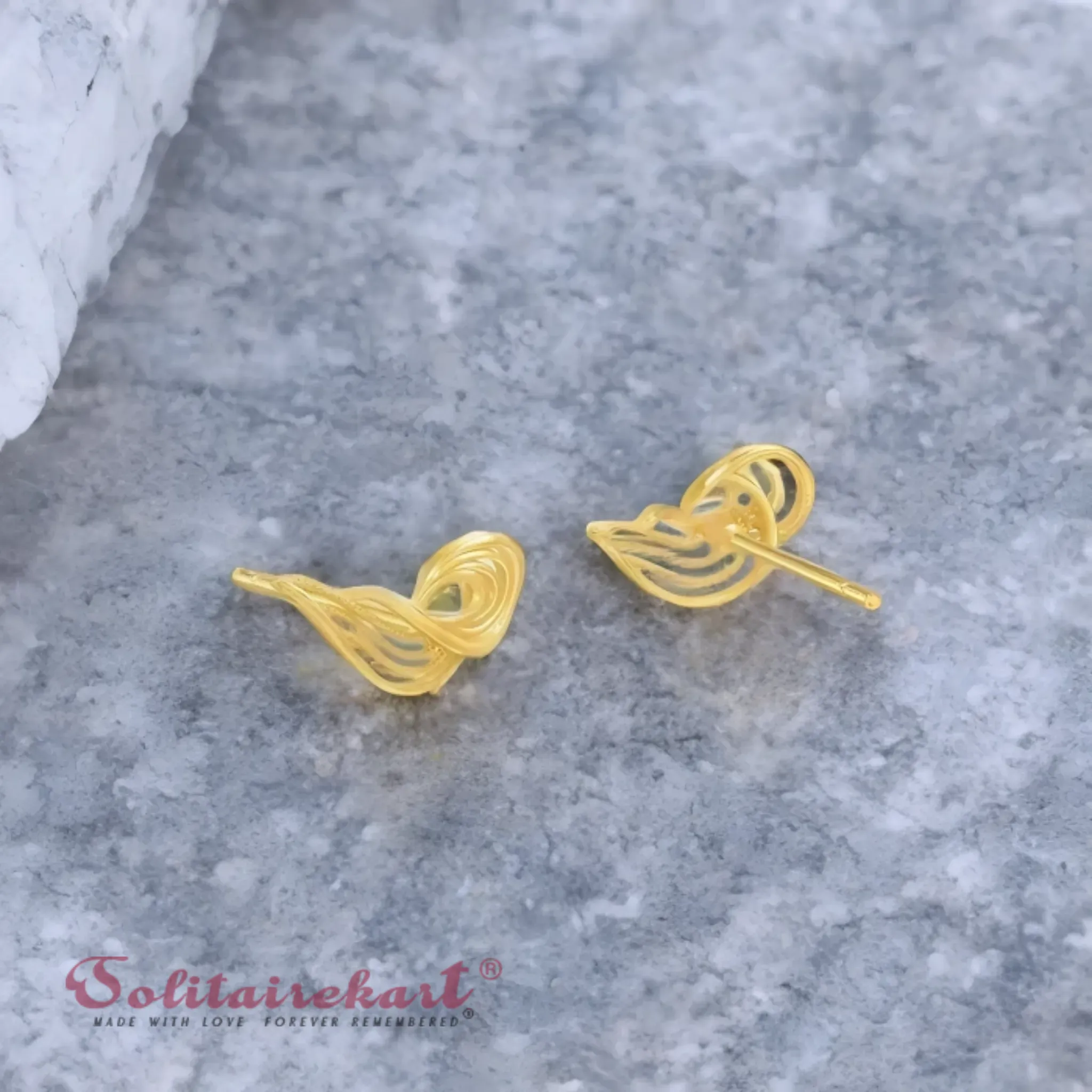 14K Gold 1.35grm Wing Swirl Stud