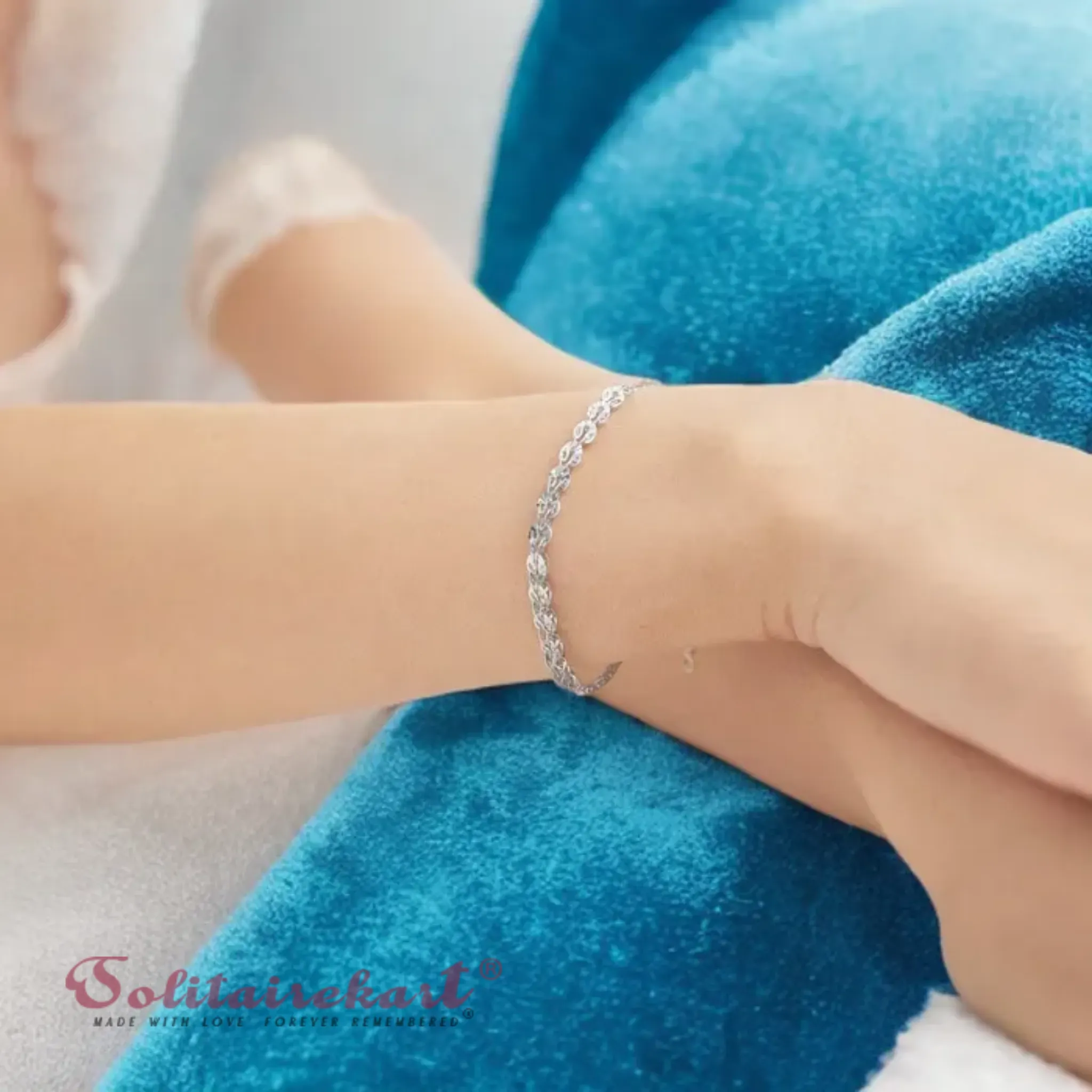 Solitairekart Platinum Chain Design Bracelet 3.855gm Weight For Unisex.