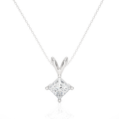 0.50 Carat H Color SI2 Clarity Diamond Studded Natural Diamond Pendant