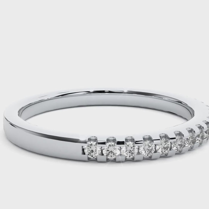 0.20 Carat HI Color VS1 Clarity Diamond Studded Natural Diamond Ring.