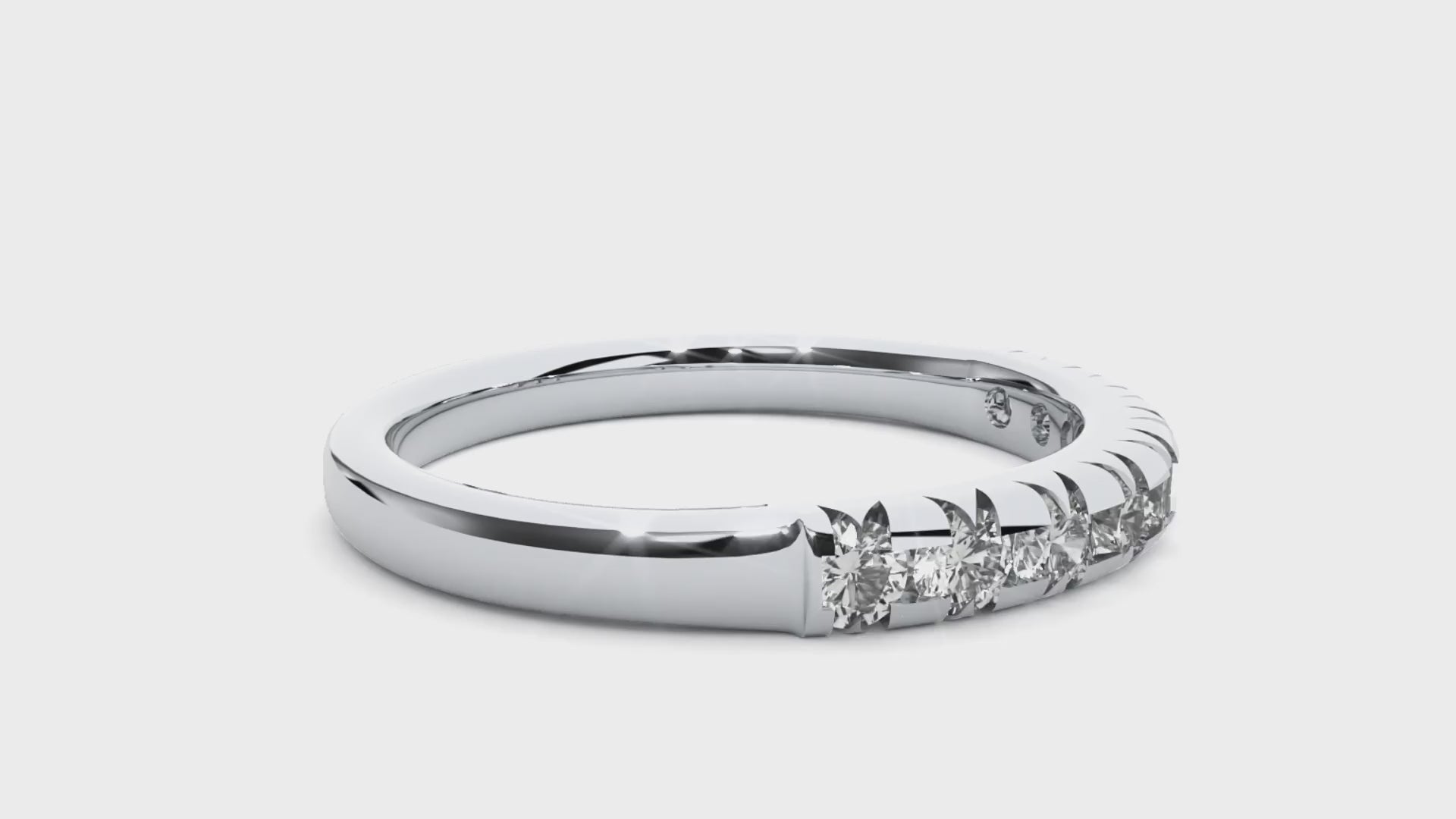 0.47 Carat HI Color VS1 Clarity Diamond Studded Natural Diamond Ring.