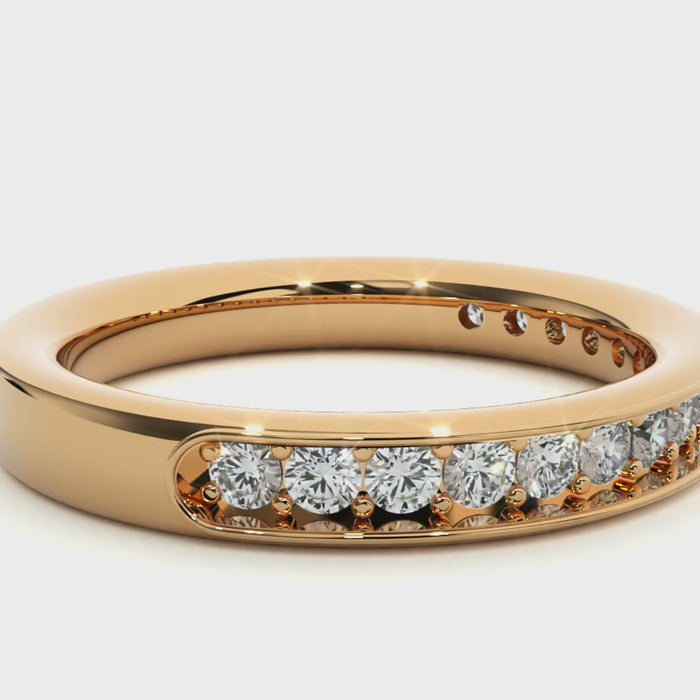 0.41 Carat HI Color VS1 Clarity Diamond Studded Natural Diamond Ring.