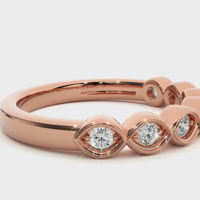 0.21 Carat G Color VS1 Clarity Diamond Studded Natural Diamond Ring.