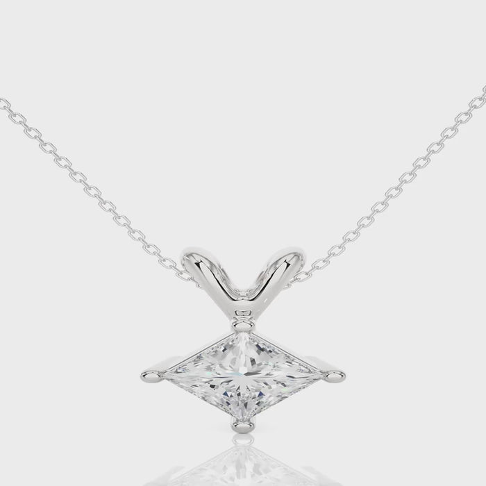 0.50 Carat G Color VS1 Clarity Diamond Studded Natural Diamond pendent.