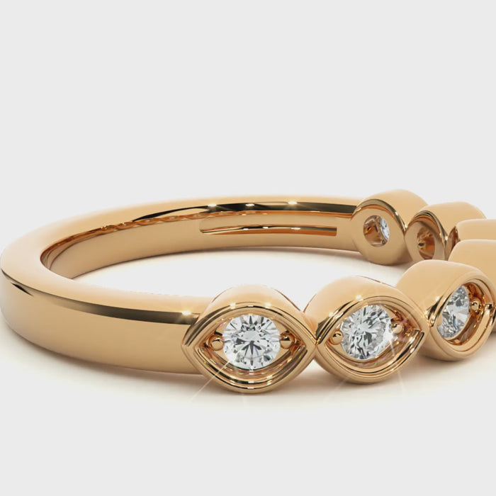 0.21 Carat G Color VS1 Clarity Diamond Studded Natural Diamond Ring.