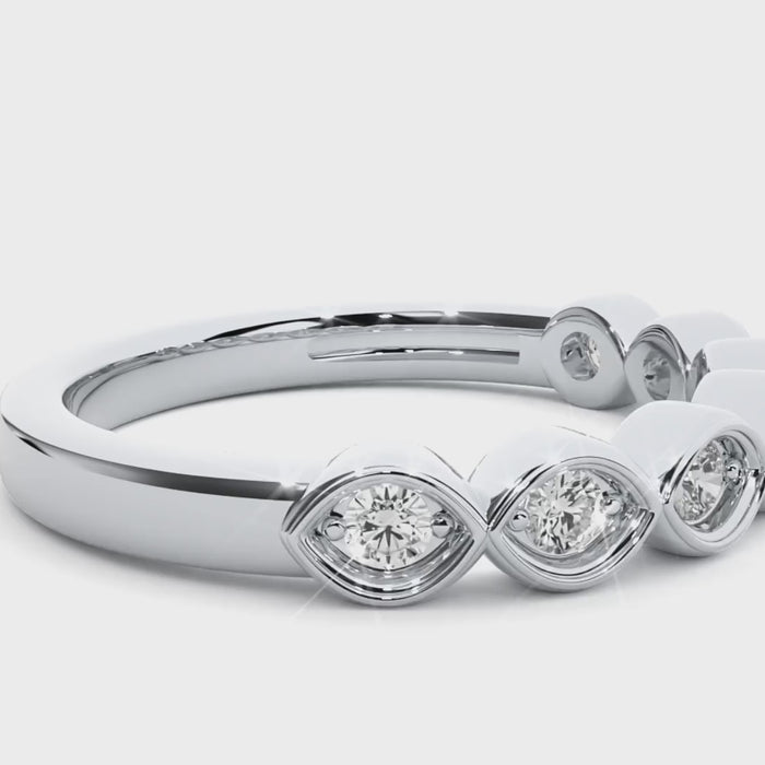 0.21 Carat G Color VS1 Clarity Diamond Studded Natural Diamond Ring.