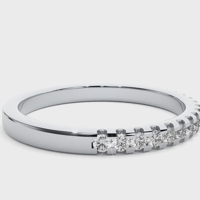 0.25 Carat HI Color VS1 Clarity Diamond Studded Natural Diamond Ring.