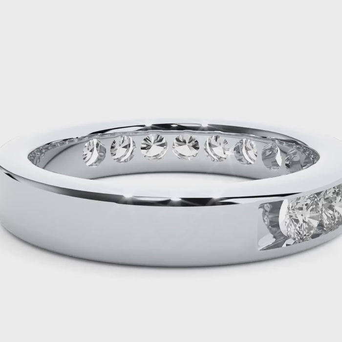 0.96 Carat HI Color VS1 Clarity Diamond Studded Natural Diamond Ring.