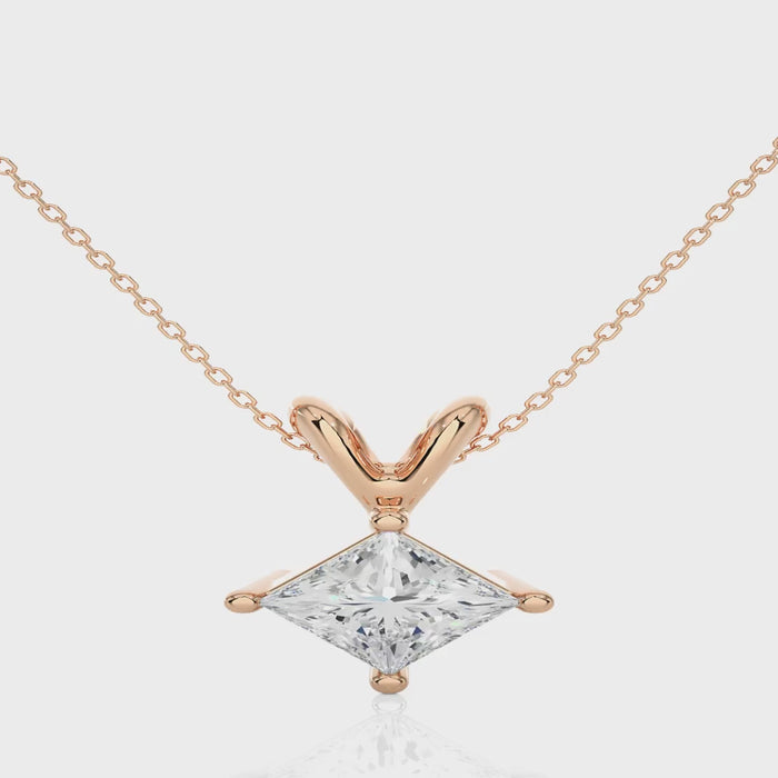 0.50 Carat G Color VS1 Clarity Diamond Studded Natural Diamond pendent.